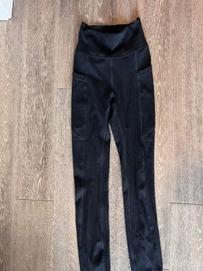 Black pocket leggings